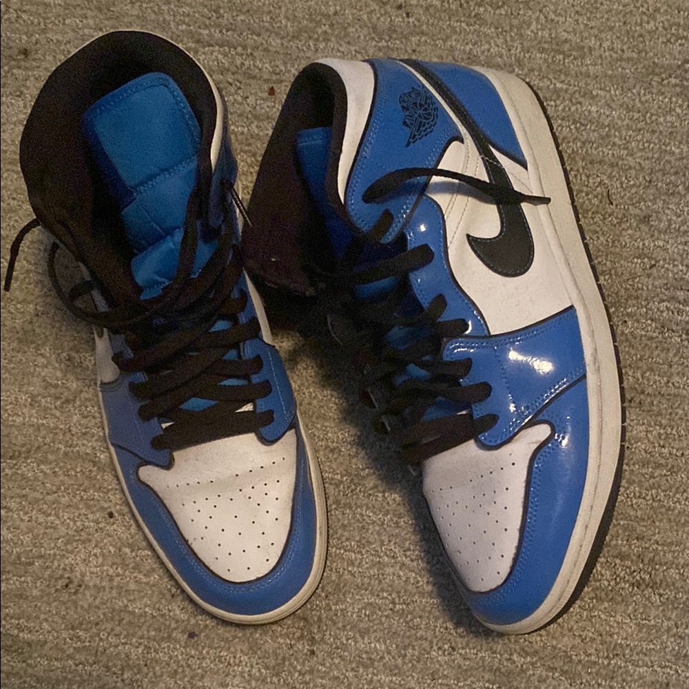 Air Jordan MID SE Signal Blue